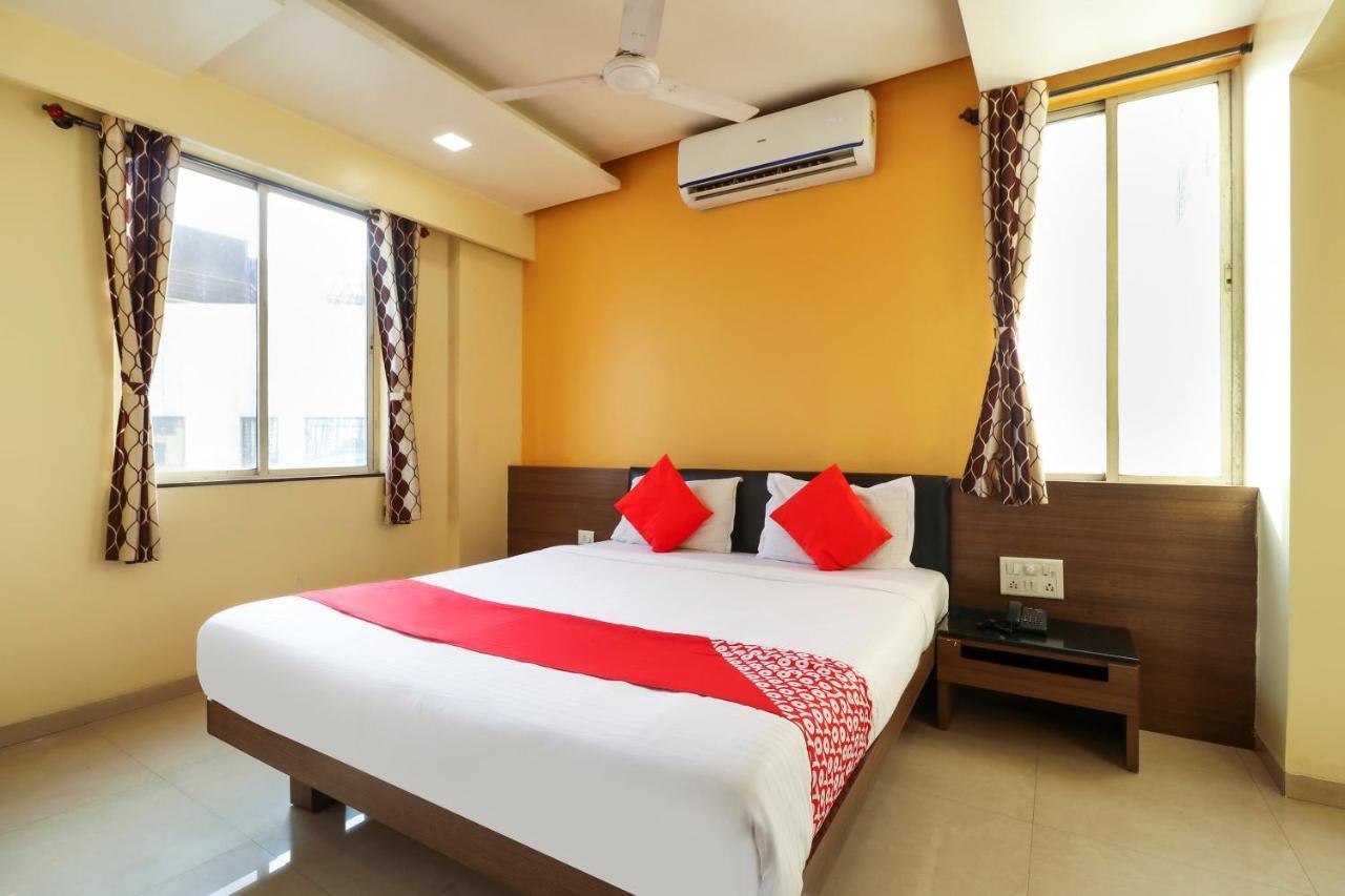 Oyo 10679 Hotel Nanashree Executive Vagholi エクステリア 写真