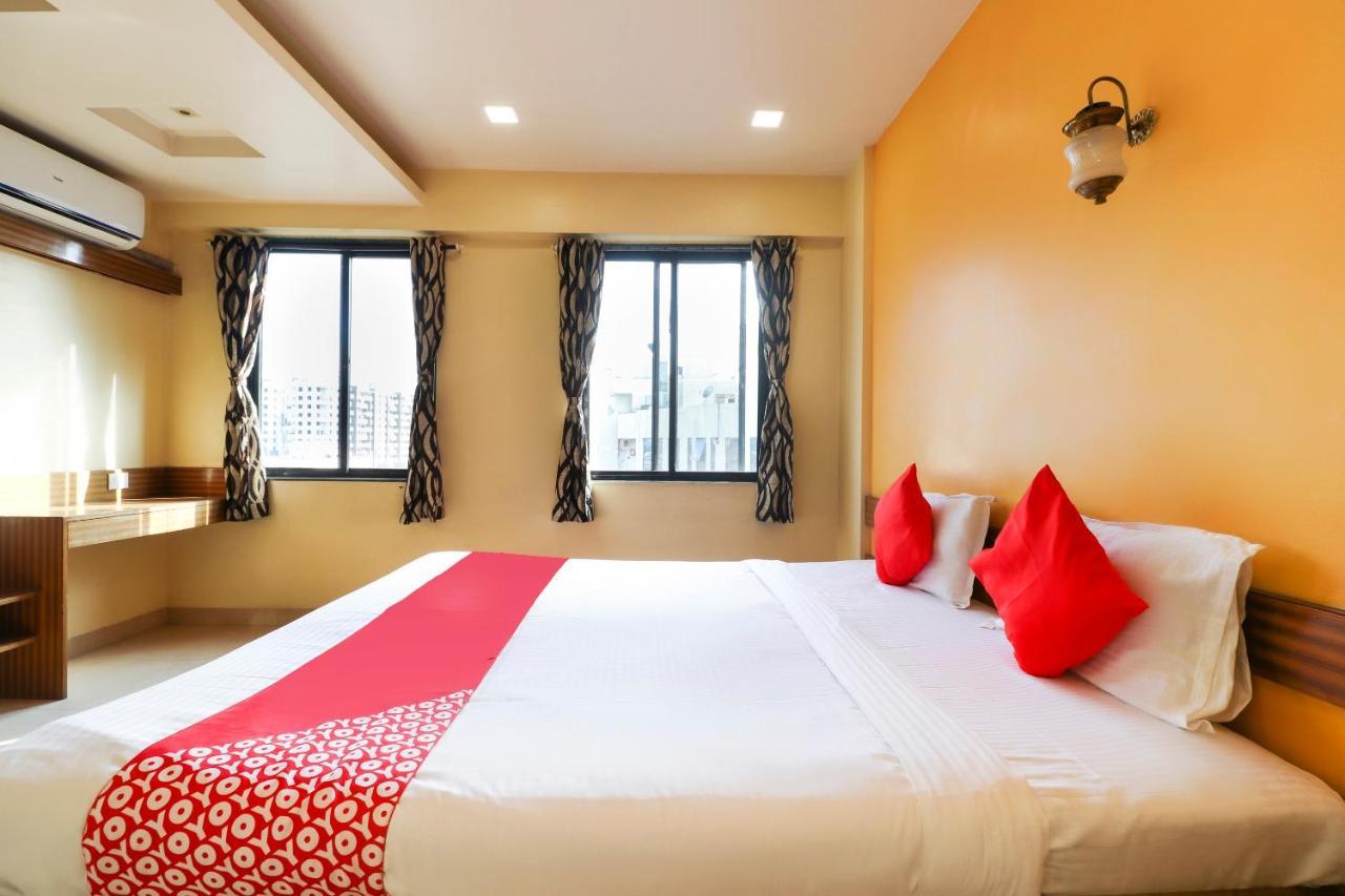 Oyo 10679 Hotel Nanashree Executive Vagholi エクステリア 写真