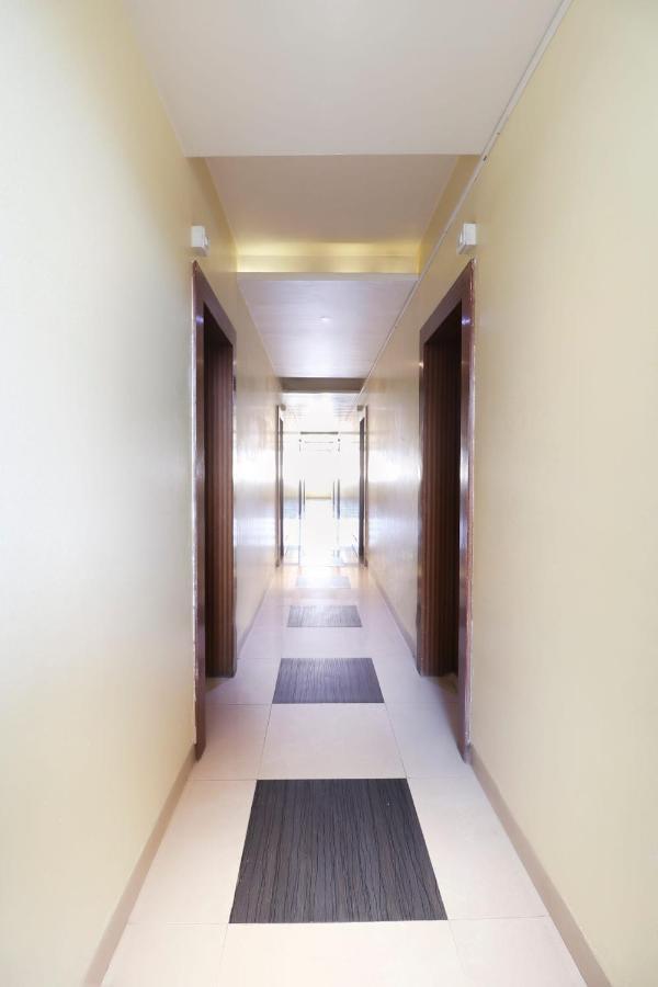 Oyo 10679 Hotel Nanashree Executive Vagholi エクステリア 写真